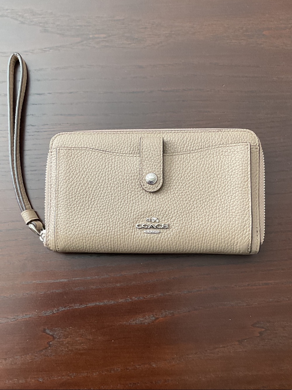 Coach Pebbled Leather Phone Wallet Wristlet Beige Nude Zip Around Wallet NWT